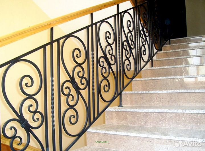 Кованая лестница для загородного дома