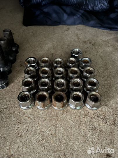 Колесные гайки