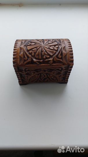 Шкатулка для украшений из дерева