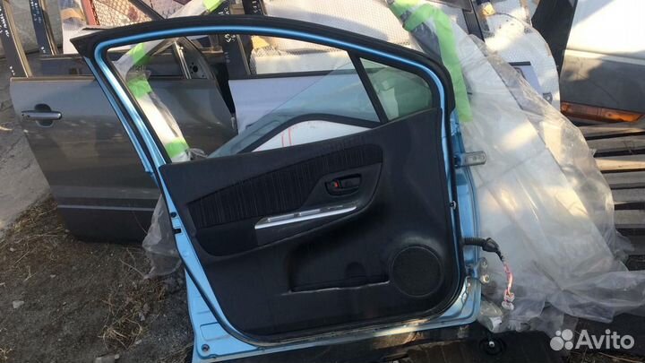 Дверь Toyota Vitz