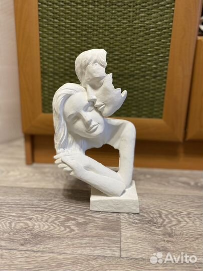 Статуэтка ручной работы из гипса 