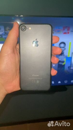 Телефон iPhone 7