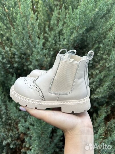 Ботинки для девочки демисезонные 25р