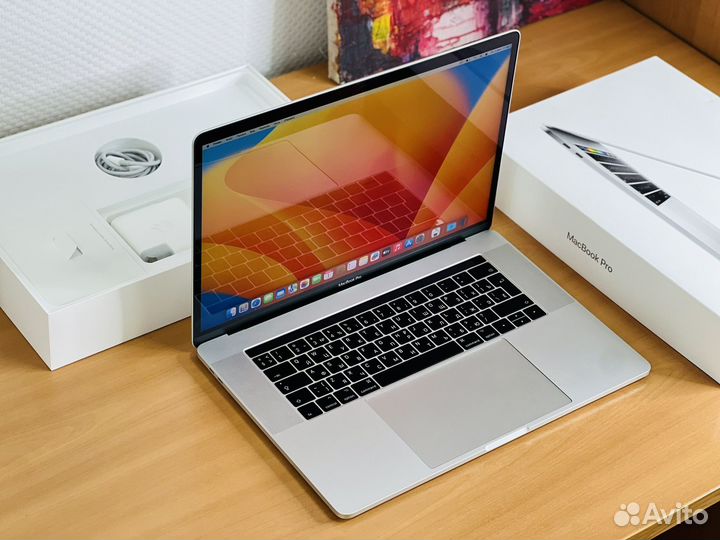 Macbook Pro 15 retina 2017 (состояние как новый)