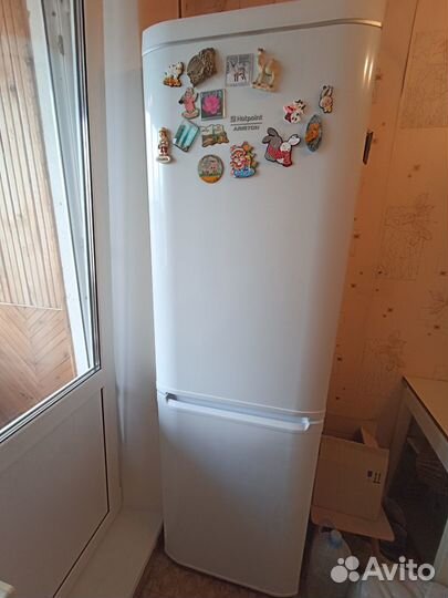 Холодильник Hotpoint Ariston