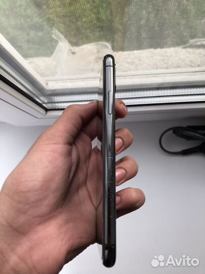iPhone X, 64 ГБ