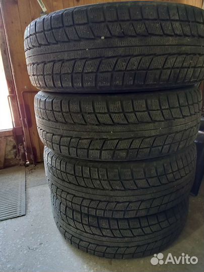 Triangle TR777 215/60 R17