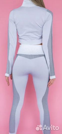Спортивный костюм женский