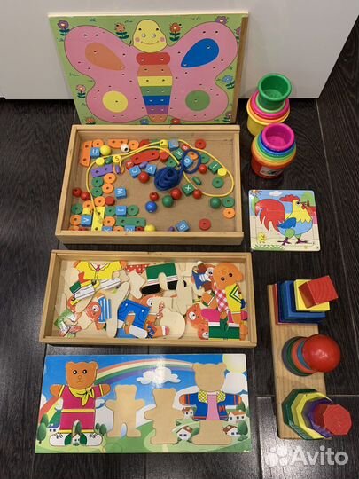 Мозайка, пирамидка, одевайка и т. д