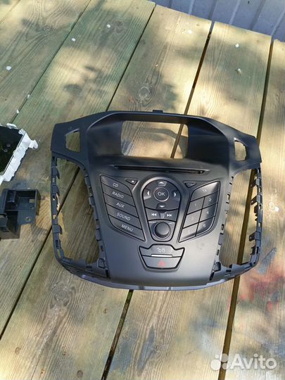 Блок управления магнитолой Ford Kuga 2