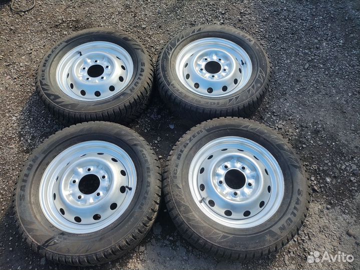 Диски с резиной на ниву. Р16