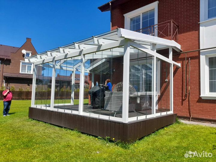 Безрамное остекление беседки
