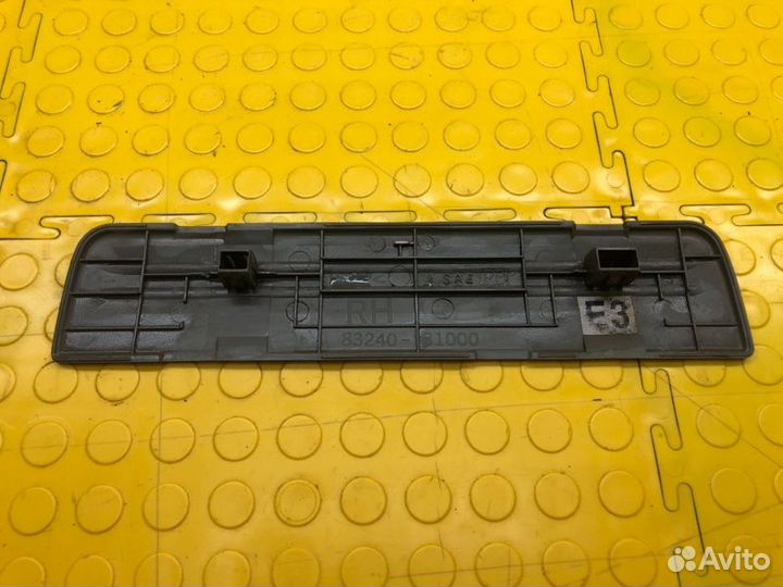 Накладка порога салона задняя правая Nissan Almera