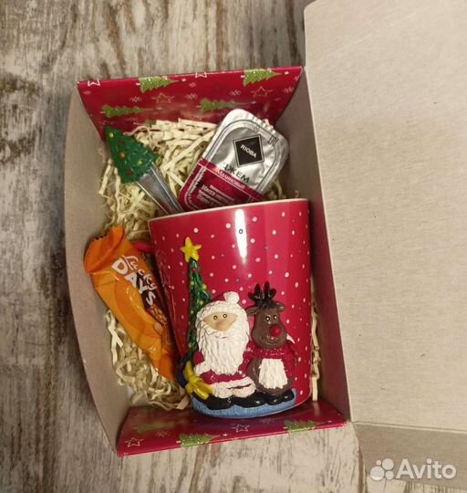 Кружка с декором из полимерной глины