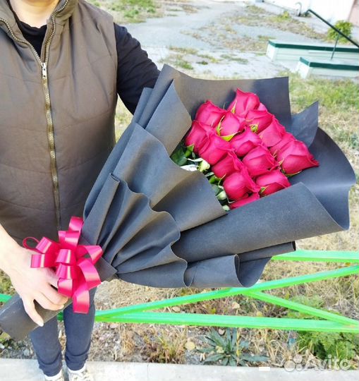 Красные и белые розы