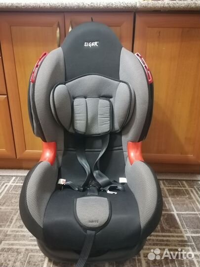 Детское автокресло от 9- 18 кг