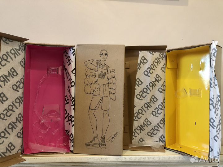 Коробки от Barbie BMR, сертификаты