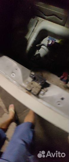 Замок багажника на мини Купер 1