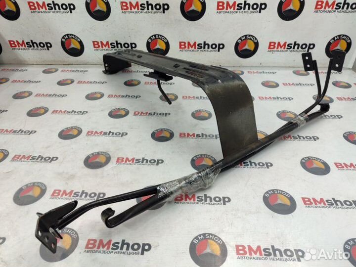 Крепление запасного колеса Mercedes-Benz V 230