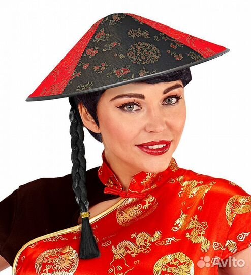 Шляпа китайская красно-черная с косичкой 2595C, фе