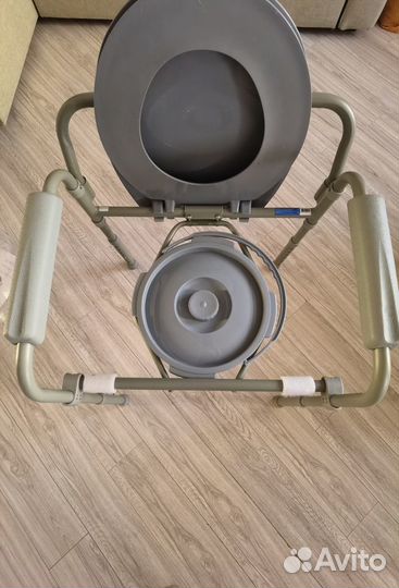 Санитарное кресло туалет