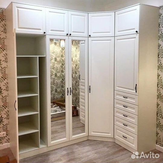 Угловой шкаф