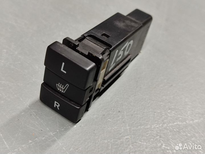 Кнопка обогрева сидений Toyota Corolla 150 2006-13