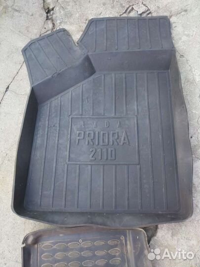 Коврик в автомобиль