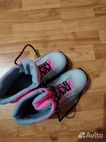 Лыжные ботинки