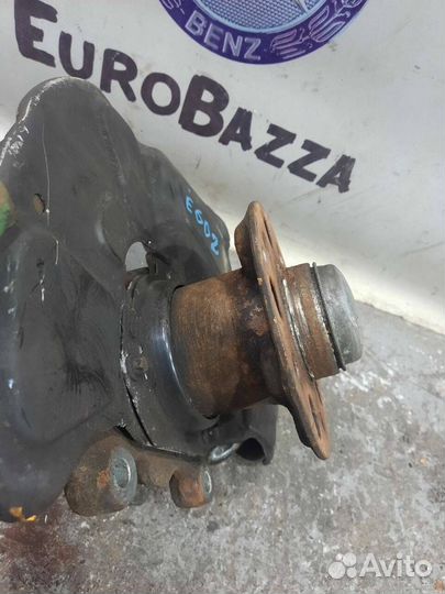 Левый поворотный кулак Mercedes W212