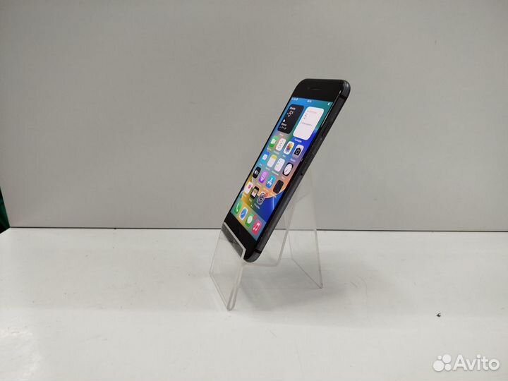 iPhone 8, 64 ГБ