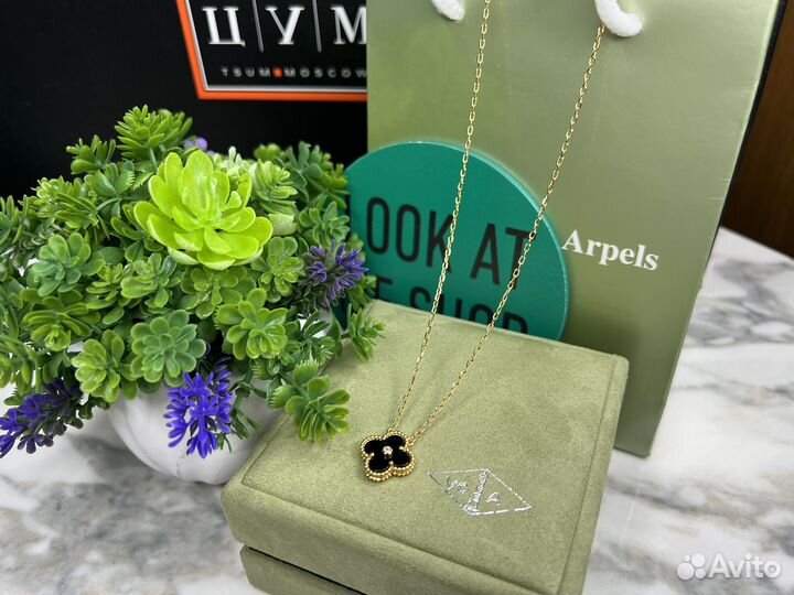 Van Cleef колье