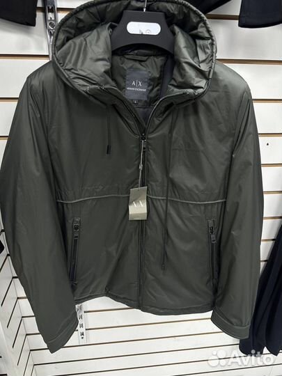 Демисезонные куртки Armani комфортные
