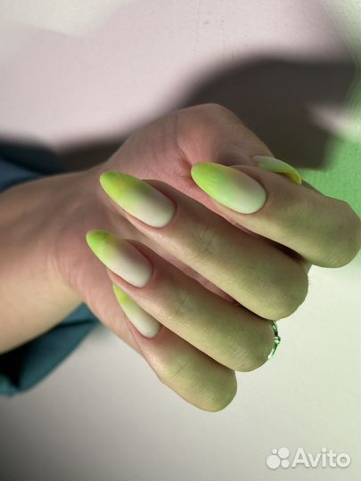 Маникюр с покрытием гель-лаком