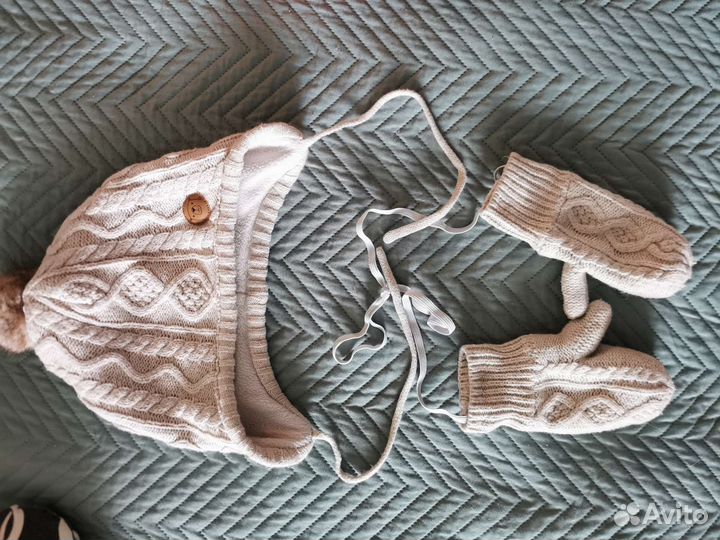 Шапка и варежки hm