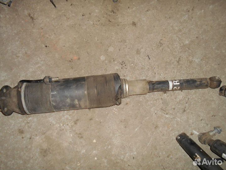 Гидроамортизатор задний W220 A2203280292