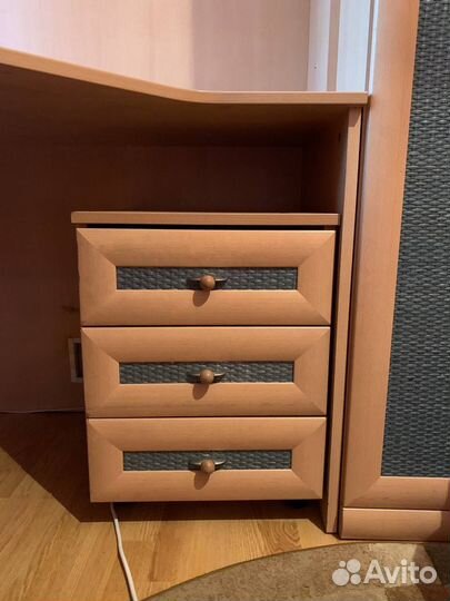 Тумба прикроватная