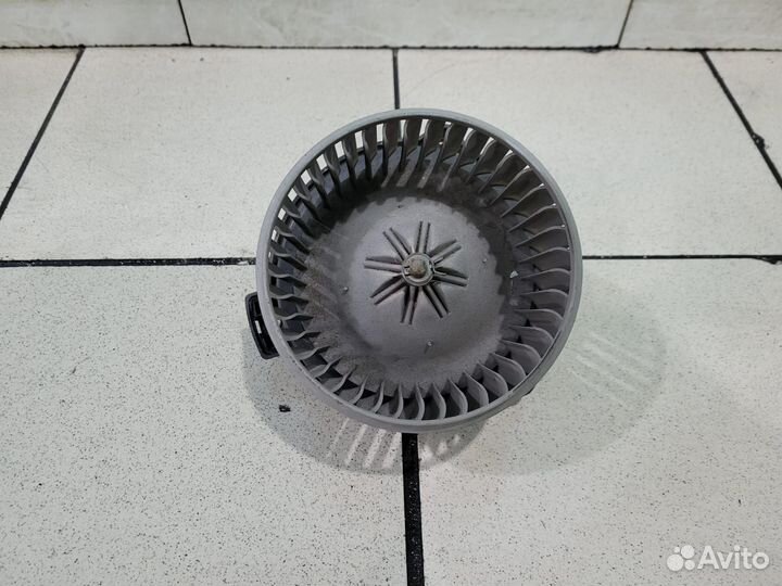 Моторчик печки Toyota Noah R60