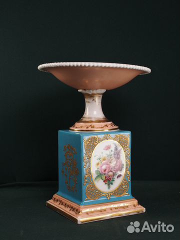 Фарфоровая вазочка для сладкого. XIX век. Европа