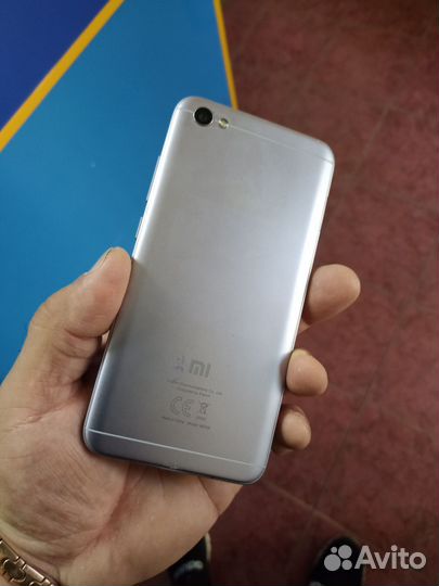 Телефон Xiaomi redmi 5a