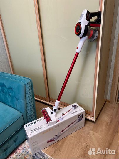 Пылесос ручной (handstick) Redmond RV-UR370