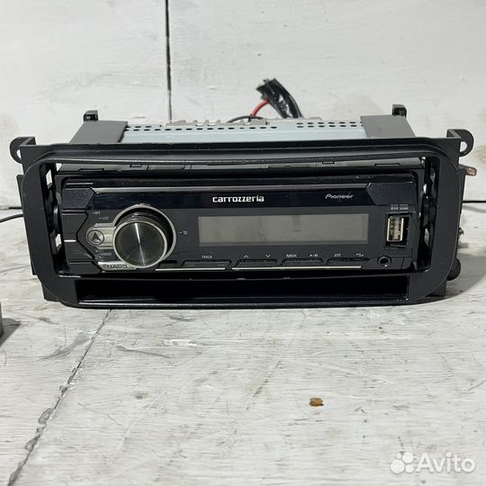 Магнитола Pioneer MVH-5500