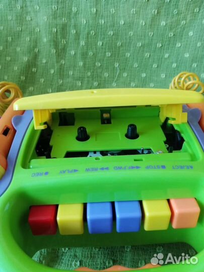 Детский кассетный магнитофон