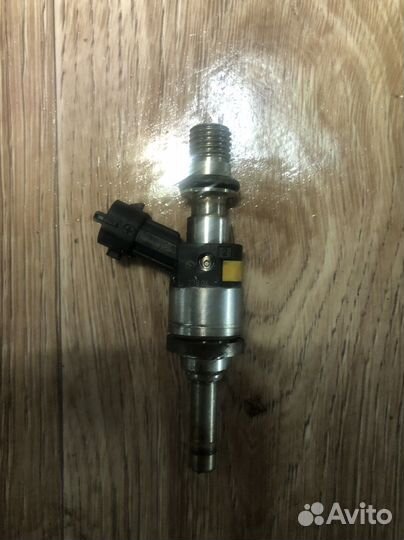 Топливная рейка с форсунками Porsche Cayenne