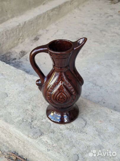 Глиняный кувшин