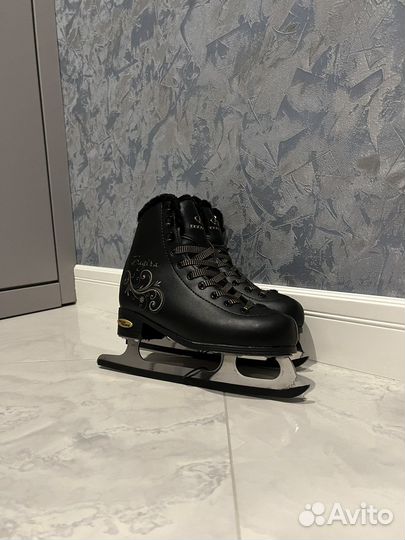 Коньки детские