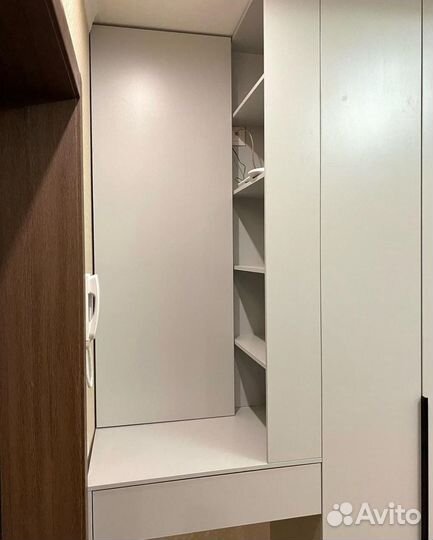 Шкаф двухстворчатый