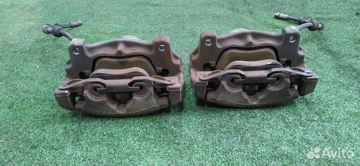 Суппорта пара передняя Volvo V70 B4204T7 2011