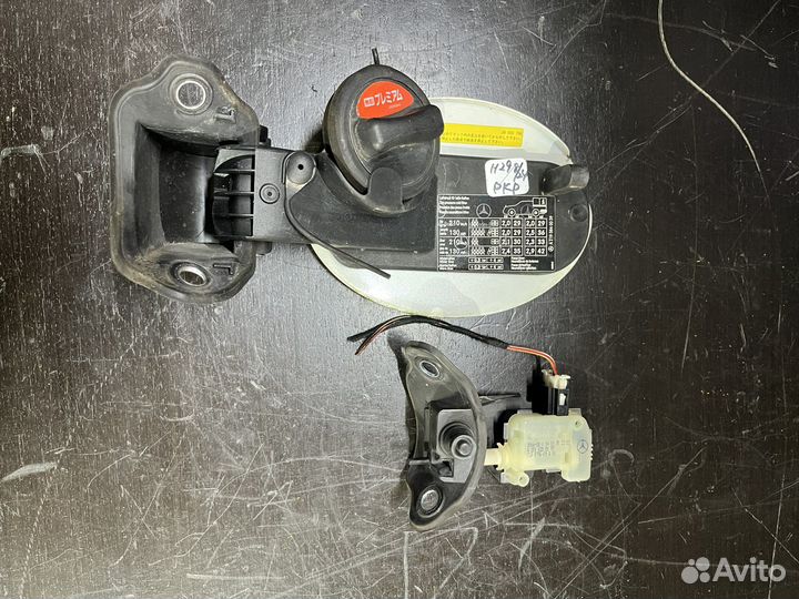 Лючок бензобака мерседес w219 цвет 960U