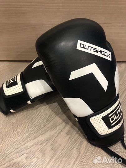 Боксерские перчатки